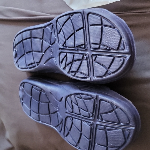 Sandals - Picture 2 of 2